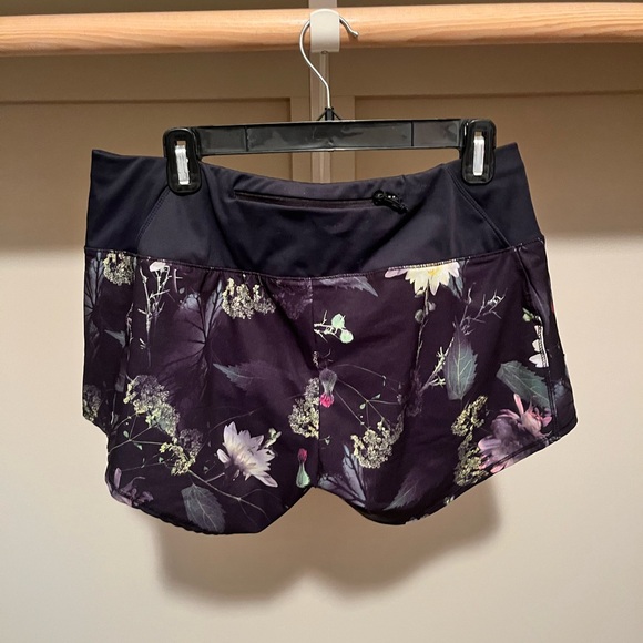 Oiselle Black Moody Floral Roga Shorts - Picture 2 of 4